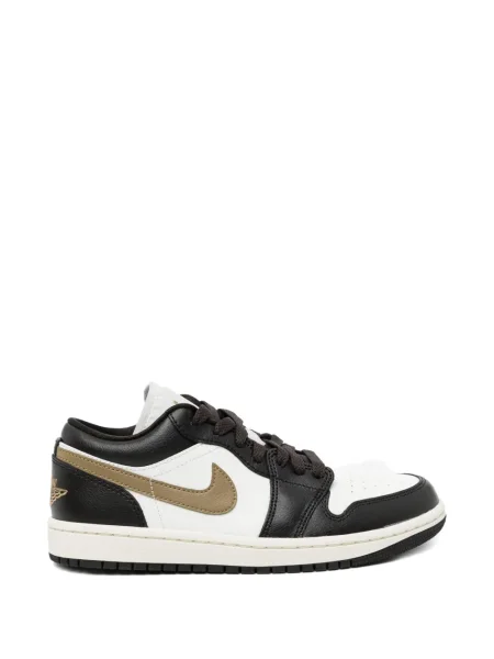 Geacă Nike cu glugă maro