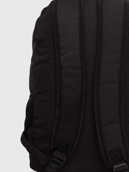 Hummel Core 28 l hátizsák. Méret: 28 l fekete