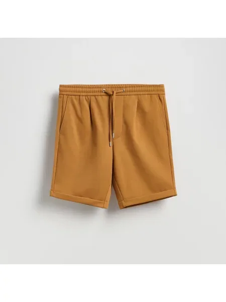 Reserved Regular rövidnadrág borostyánszínű