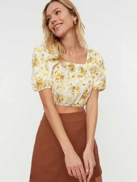 Bluza Trendyol s cvetličnim vzorcem bež