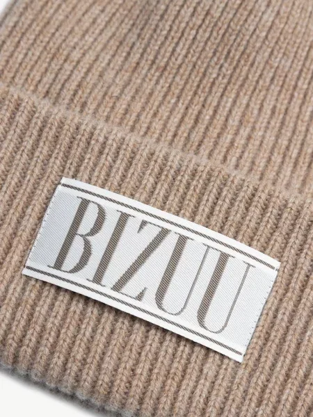 Шапка Bizuu