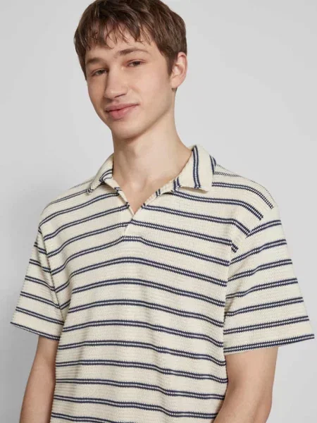 Koszulka polo kroju regular fit z fakturowanym wzorem model ‘IAN’ Only & Sons białe