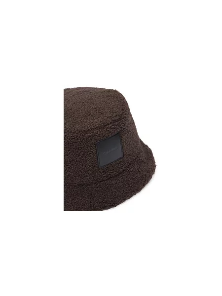 Skrybėlė Calvin Klein All-Over Sherpa W/ Patch Bucket Tamsiai ruda