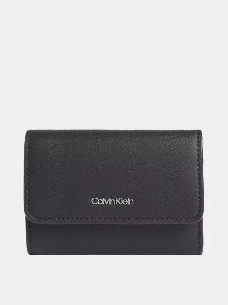 Calvin Klein FOIL LOGO TRIFOLD W/ ZIP POCKE Гаманець Поліуретан чорний