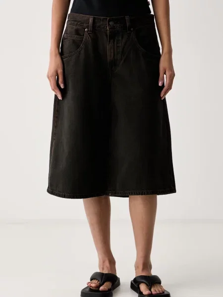 Levi's pantaloni scurți pentru femei din denim SUPER BAGGY JORT maro