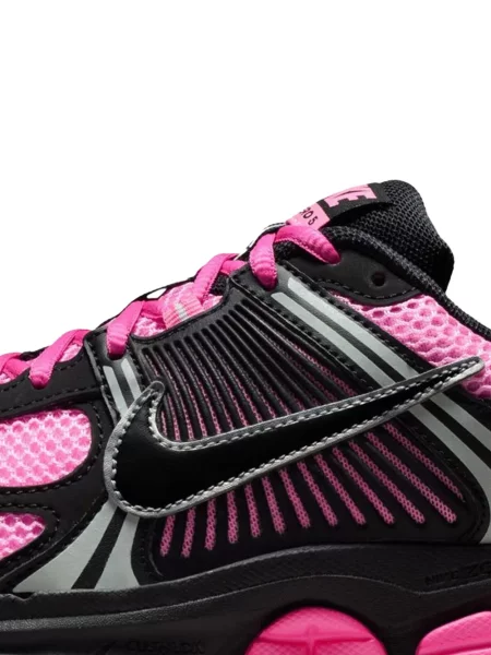 Sneakerși Nike Air Zoom cu imagine retro roz