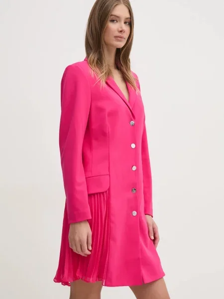 Рокля Dkny къса със стандартна кройка розово