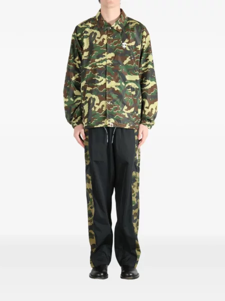 Geacă A Bathing Ape® cu imagine cu model camuflaj verde