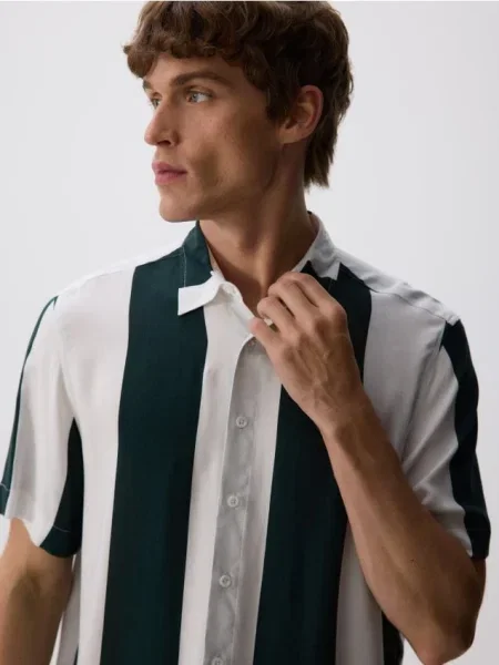 Reserved Cămașă comfort fit din albastru-verzui albastru