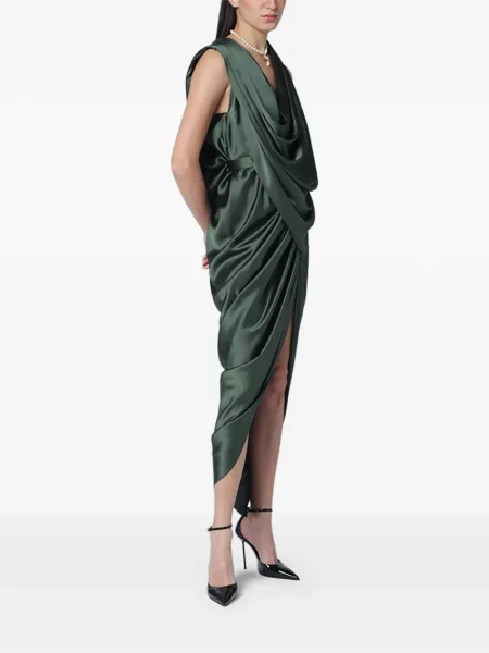 Rochie Vivienne Westwood drapată de costum verde