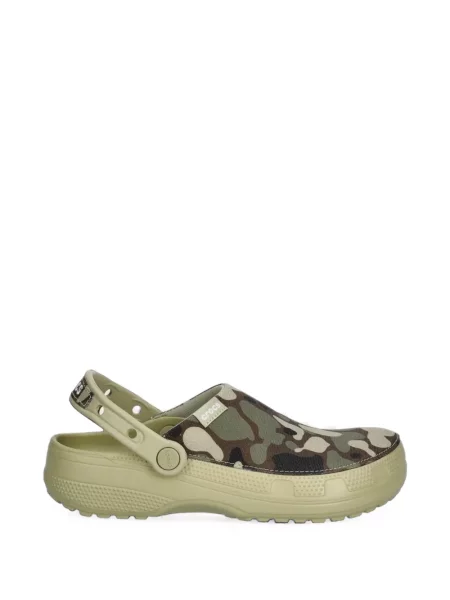 Papuci Crocs cu imagine slingback cu model camuflaj verde