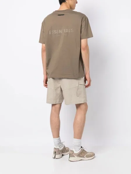 Тениска Fear Of God Essentials с кръгло деколте с автограф кафяво