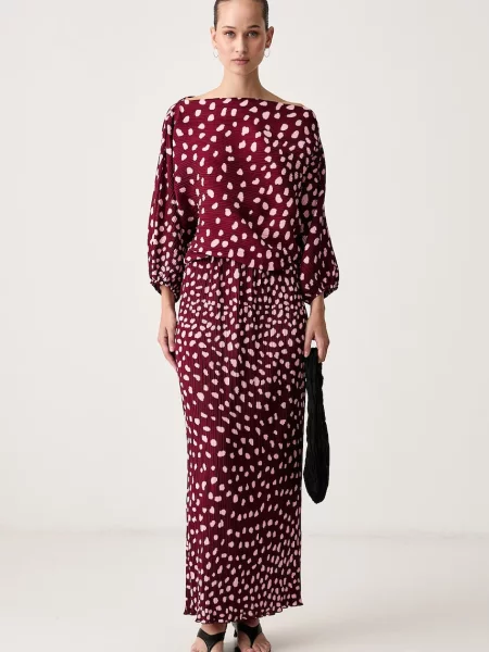 Never Fully Dressed rochie