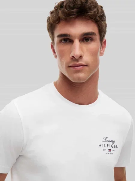 T-shirt o kroju regular fit z czystej bawełny Tommy Hilfiger biała