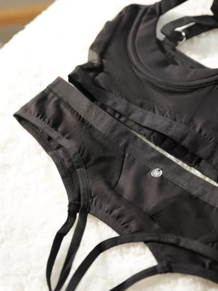 Трусики с открытым доступом Комплект_Obsessive_Chic_Amoria_set_otwarty чорні