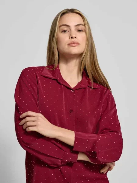 Bluzka o kroju regular fit z obszyciem ozdobnymi kamieniami model Zabaione bordowa
