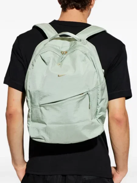 Decupat tricou Nike cu imagine cu cataramă verde