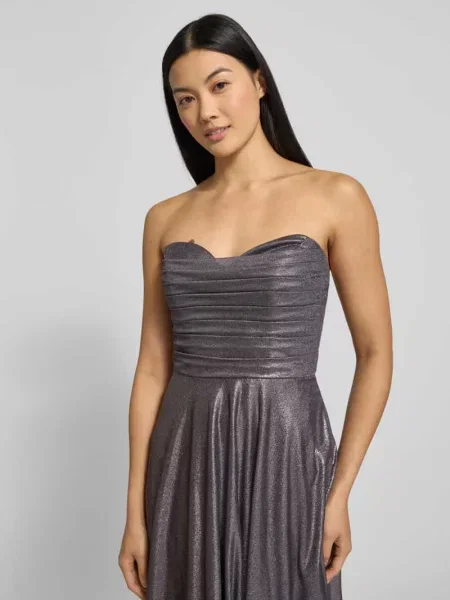 Sukienka wieczorowa o kroju regular fit z odkrytymi ramionami model ‘Foil’ Jake*s Cocktail