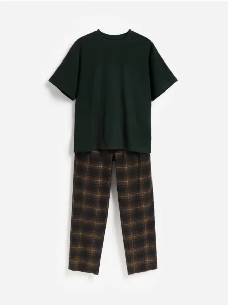 Reserved Pijama din două piese din verde-închis verde