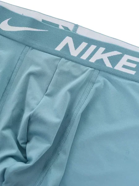 Scurt chiloți Nike cu imagine cu model floral negru