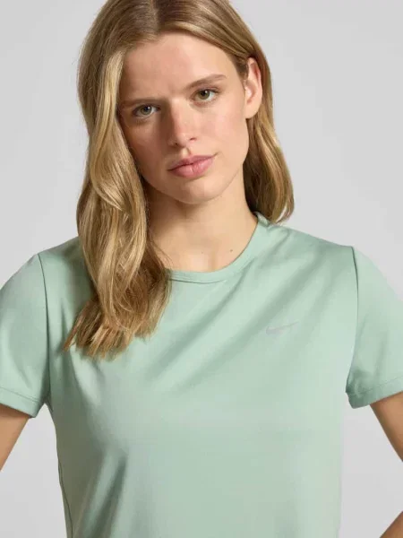 T-shirt z logo model Tempo' Nike Training