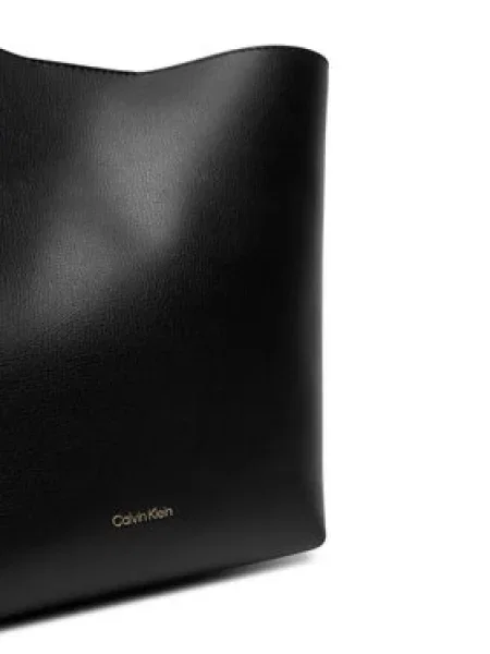 Calvin Klein Vrečasta torba črna