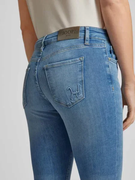 Jeansy o kroju skinny fit z 5 niebieskie