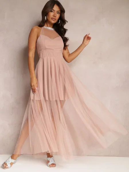 Maxi Sukienka o Rozkloszowanym Fasonie z Długim Tiulem i Ozdobnymi Cyrkoniami Amorah różowa