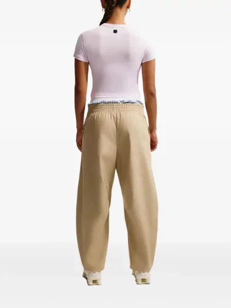 Pantaloni scurți Nike cu imagine cu cordon roz