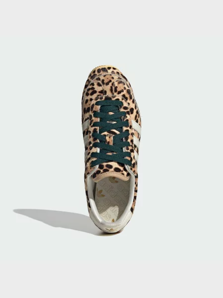 Кожаные повседневные кроссовки Adidas бежевые
