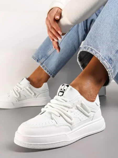 Sneakers Albi Decorați cu Petic de Panda și șireturi Late Wannia alb