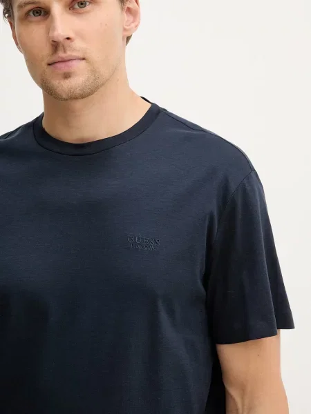 Шелковая футболка Guess