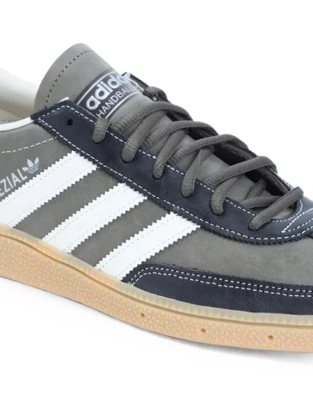 Sneakerși Adidas Superstar cu șireturi din dantelă maro
