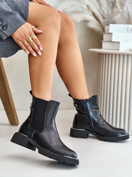 Usnjene čevlji do gležnjev Goe črna