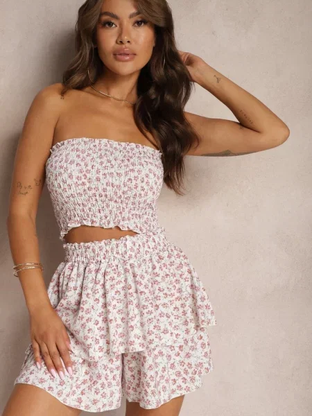 Biało-Różowy Komplet Marszczony Top Bandeau Szorty Imitujące Spódnicę z Gumką Qalifea białe