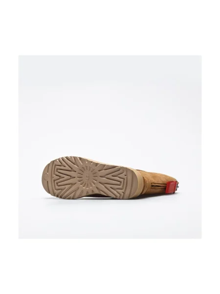 Pantofi Ugg clasici scurte cu autograf maro