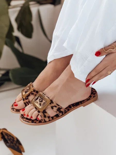 Șlapi Dstreet cu model leopard alb