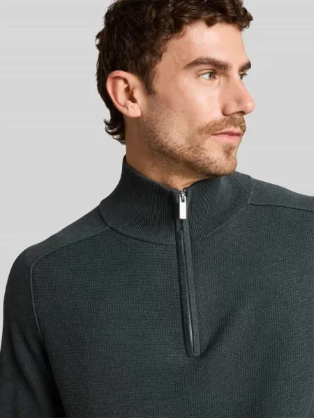 Sweter w kroju regular fit z kołnierzem zapinanym Tom Tailor oliwkowy