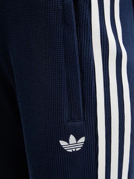 Спортивні штани adidas Originals Waffle з аплікацією