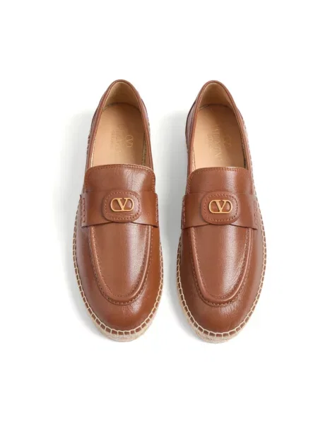 Espadryle Valentino Garavani skórzane z logo brązowe