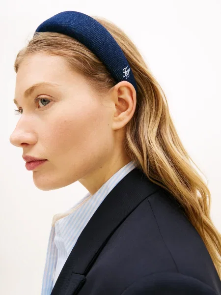 Căciulă Tommy Hilfiger cu autograf alb