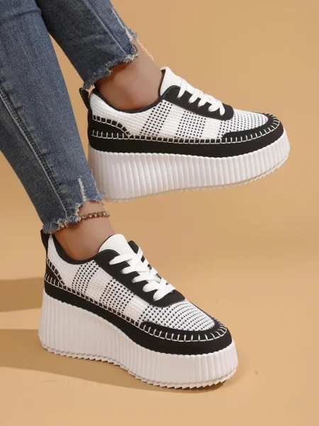 Sneakerși Resti cu platformă negru