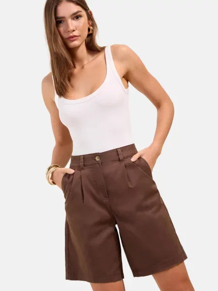 Friends Like These Pantaloni cutați ciocolatiu