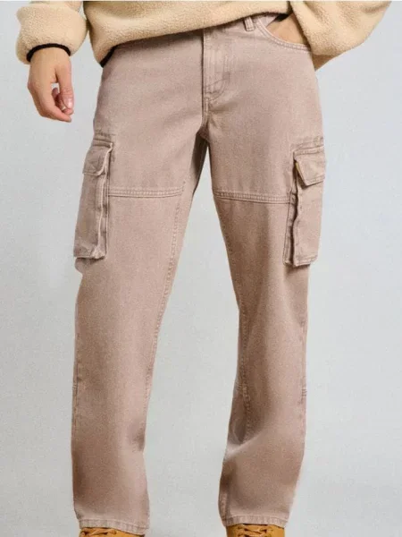 Sinsay Jeansy cargo beżowy