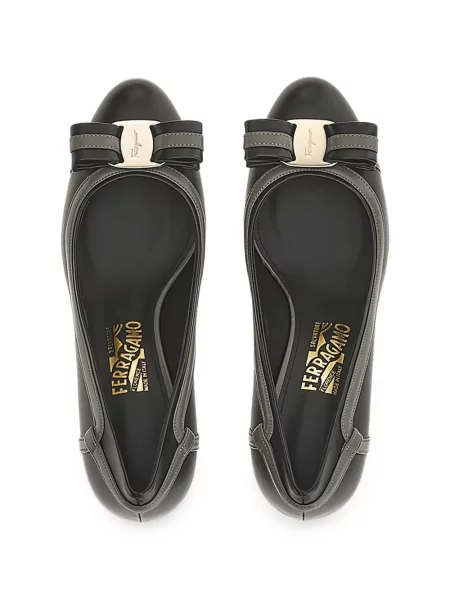 Pantofi cu toc Ferragamo cu funde negru