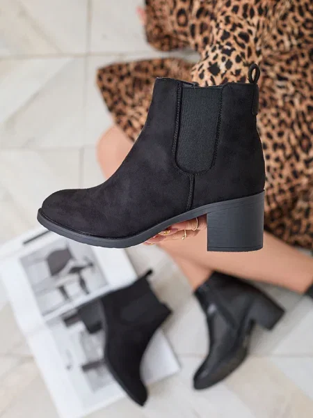 Semišové kotníkové boty Resti černé