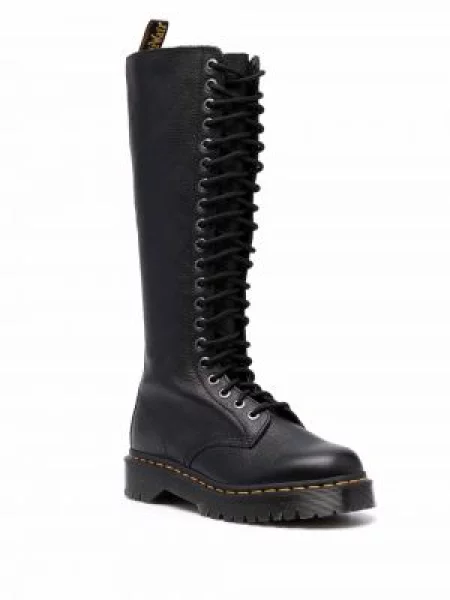 Iš natūralios odos auliniai batai Dr. Martens su raišteliais juoda