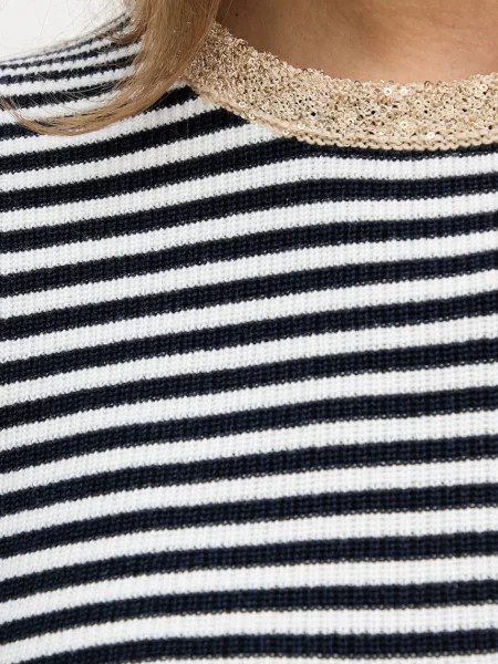 Футболка OUI