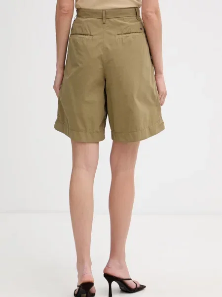 Bermudy o kroju relaxed fit z zakładkami w pasie Tommy Hilfiger zielone