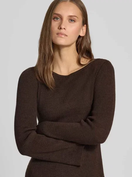 Rozkloszowana sukienka z dzianiny z dekoltem w łódkę model TESSIE' Only